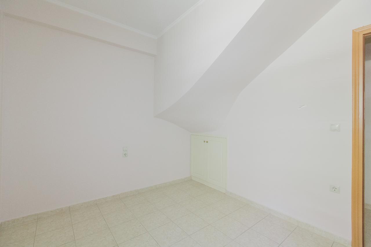 Apartment in Patra 9