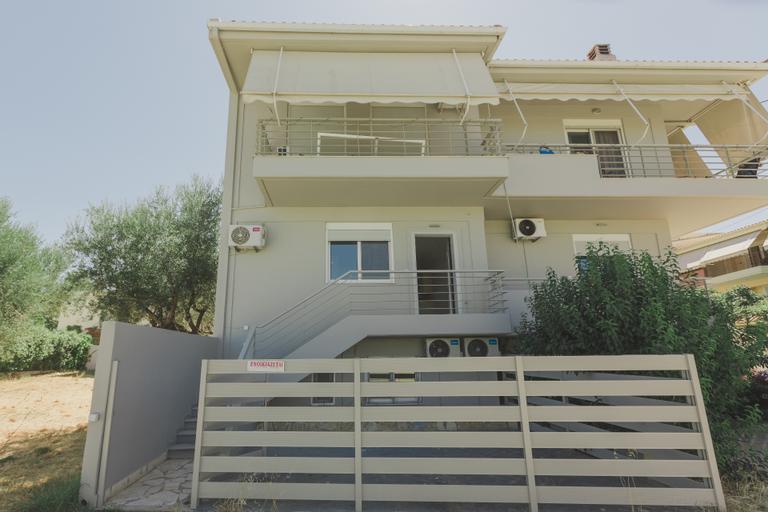 Apartment in Patra 3